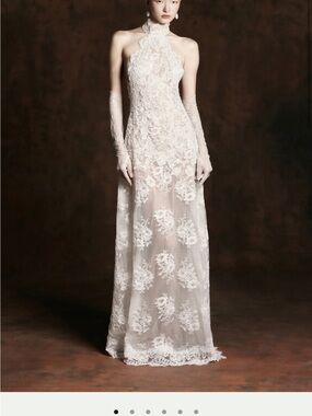 Swan Lace Dress Huong Boutique Size medium